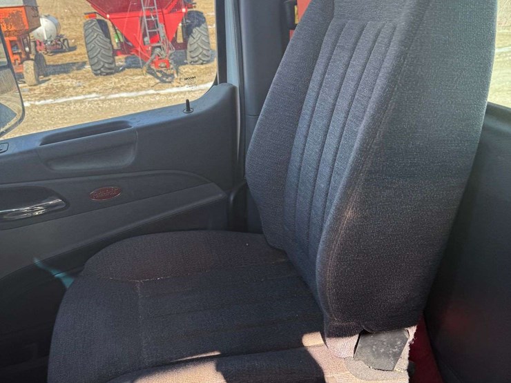 2016-peterbilt-579-image-19