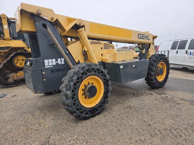 2016-gehl-rs8-42-image-3