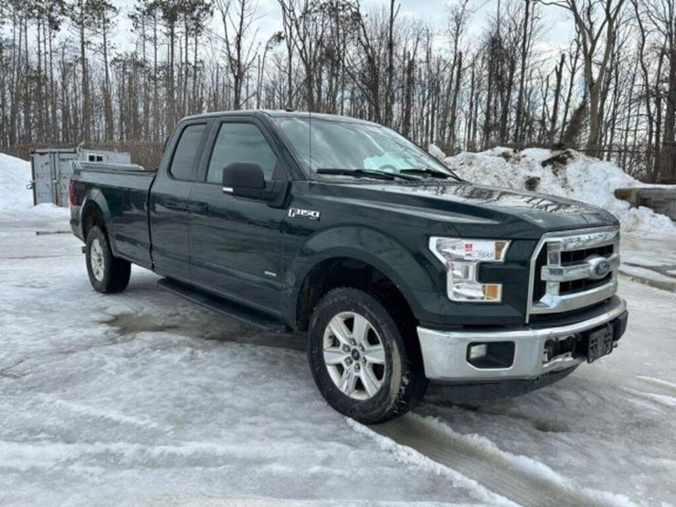 2016-ford-f150-xlt-image-3