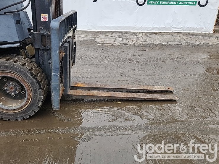 2007-yale-warehouse-forklift,-orops,-3-stage-mast,-lpg-image-8