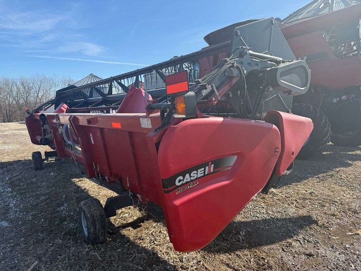 2011-case-ih-3020-image-17