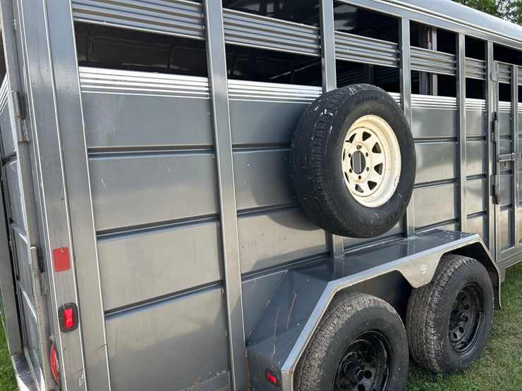 corn-pro-livestock-trailer-image-9