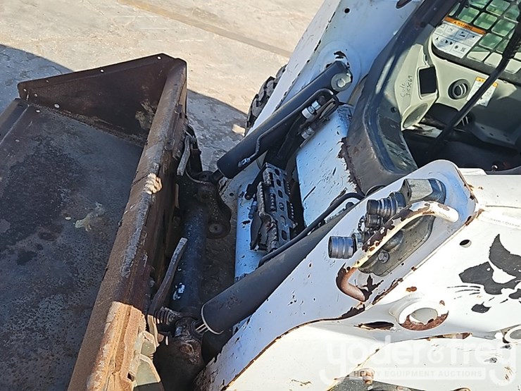 2017-bobcat-s650-image-13