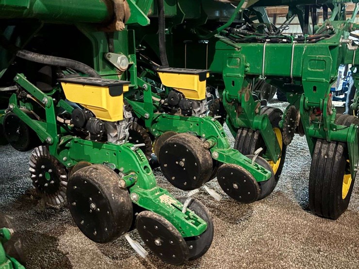 2021-john-deere-2630-image-7