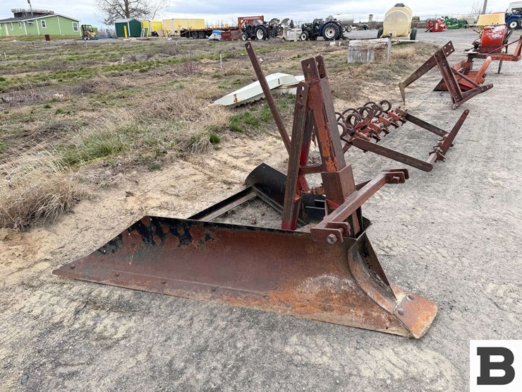 meyer-ditcher-3pt-v-ditcher-image-4