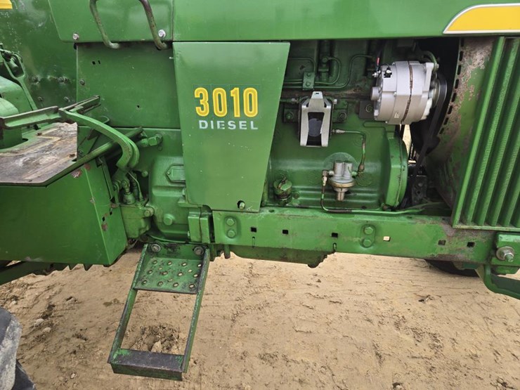 john-deere-3010-image-17