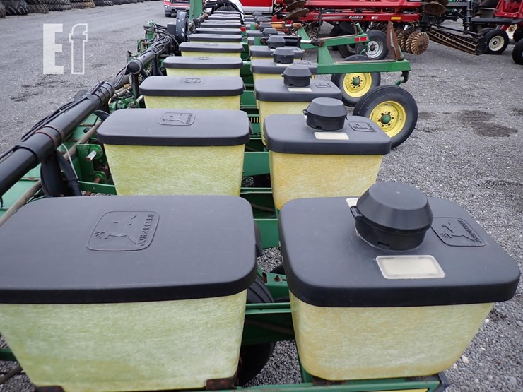 john-deere-7300-image-4