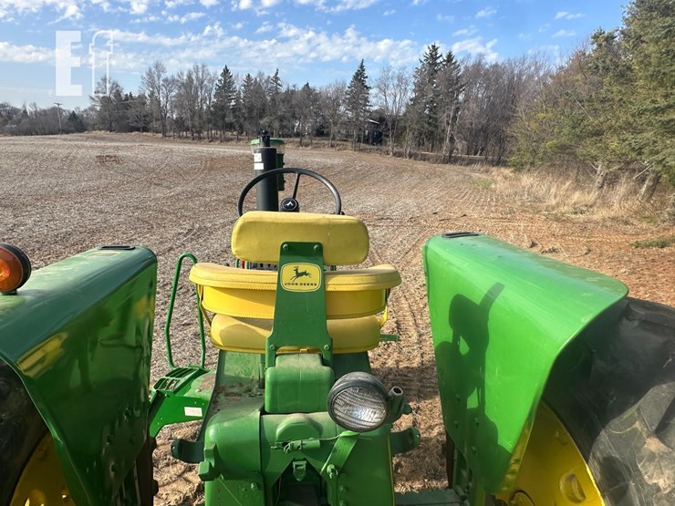 john-deere-4010-image-12