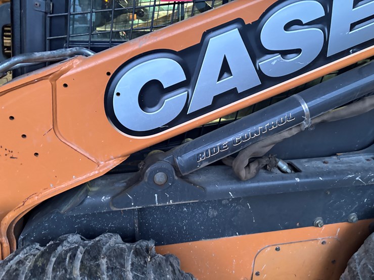 2012-case-sv300-image-24