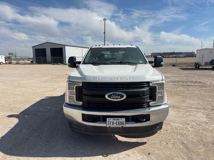 2018-ford-f350-image-2