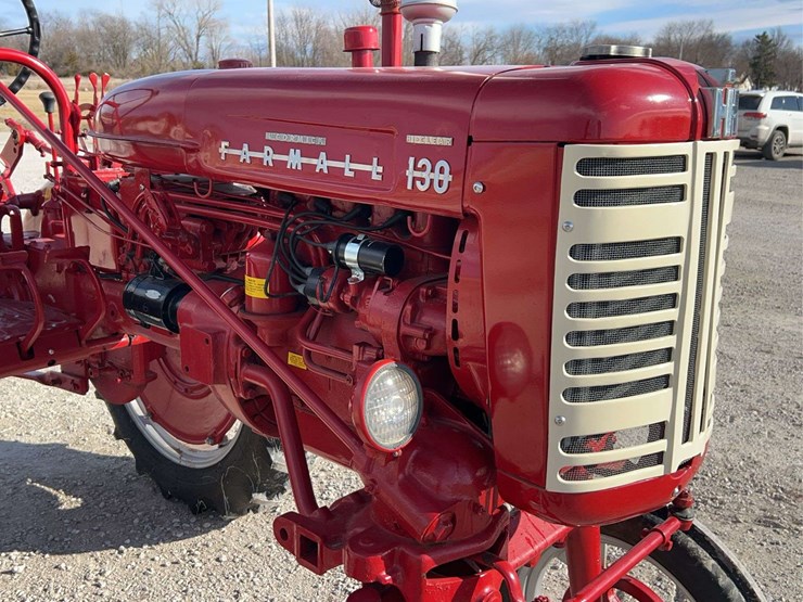 farmall-130-image-10