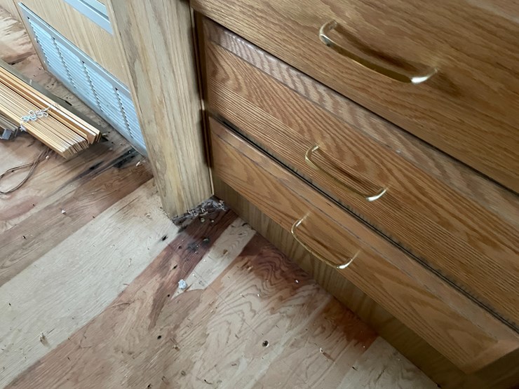 #2026-•-1999-ford-fleetwood-bounder-32h-rv-(has-wi-title)-image-28