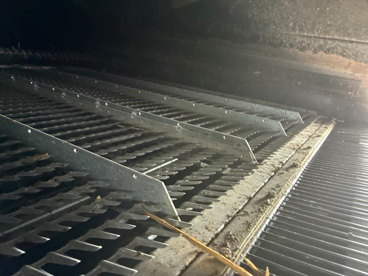 2009-new-holland-cr9060-image-59