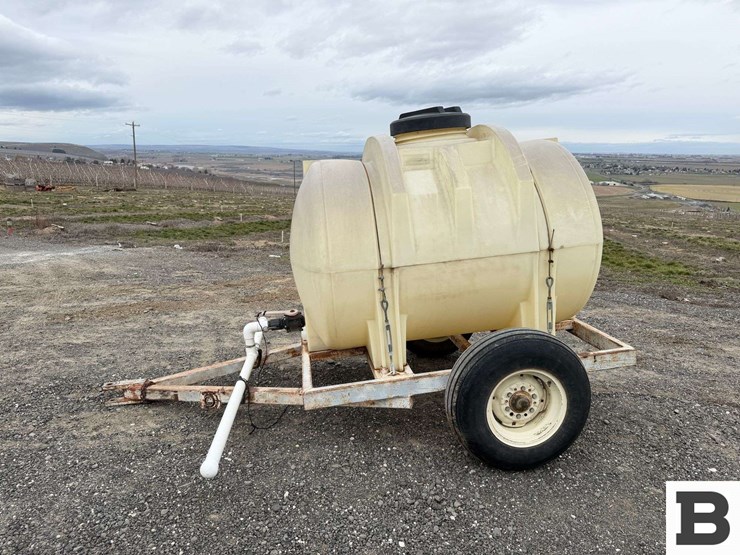 chemigation-trailer-w/-custom-applicator-image-2