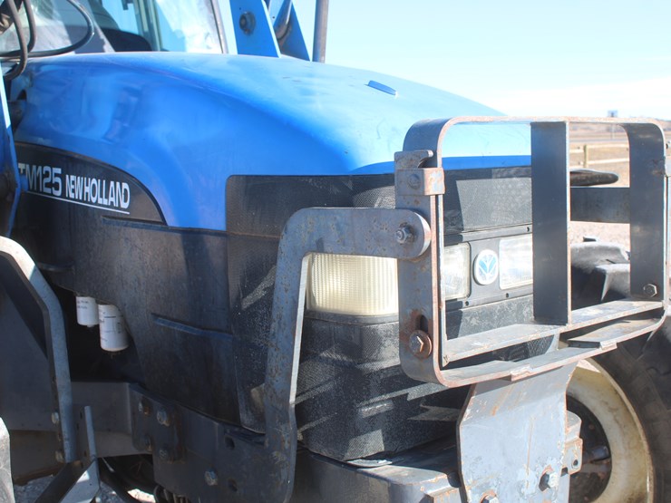 new-holland-tm125-image-85