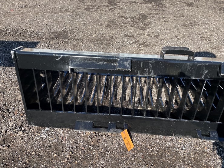 #3032-•-72"-skid-steer-fine-skeleton-bucket-image-7