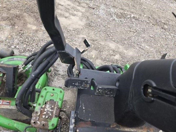 2006-john-deere-3245c-image-30