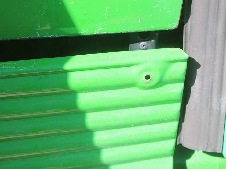 2004-john-deere-7320-image-29