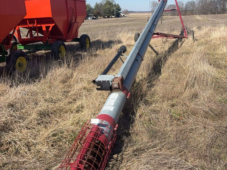 hutchinson-10x61-image-2