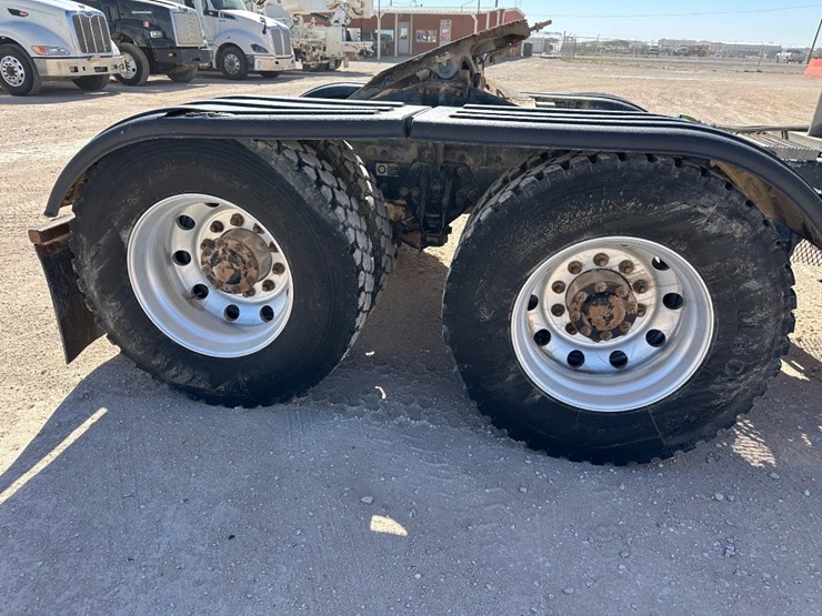 2007-peterbilt-386-image-4