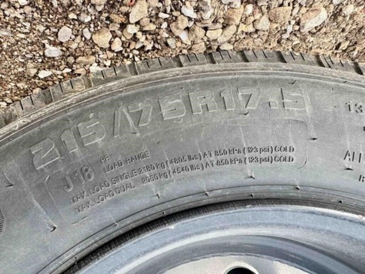 2024-maxx-d---t8x---24'-hyd-trailer-image-8