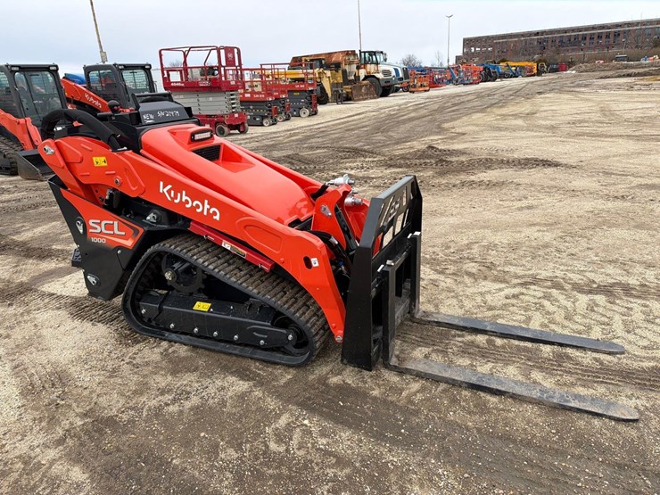 2026-kubota-scl1000-image-3