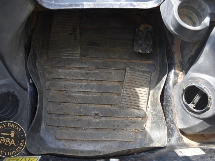 2020-caterpillar-299d3-image-58