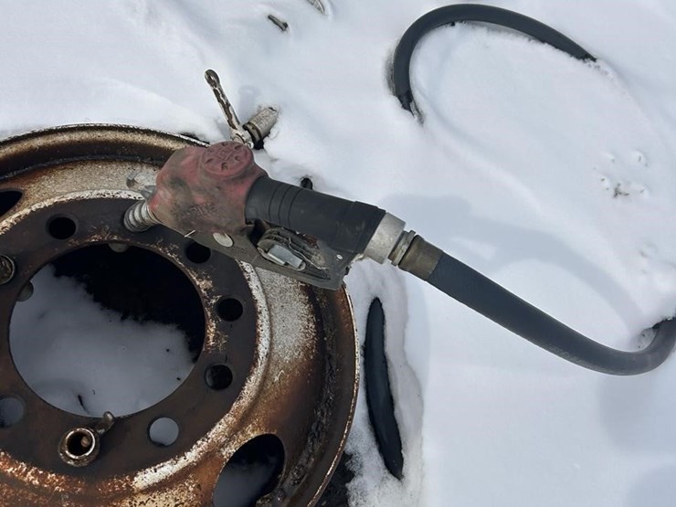 8000-fuel-tank-w/pump-image-2