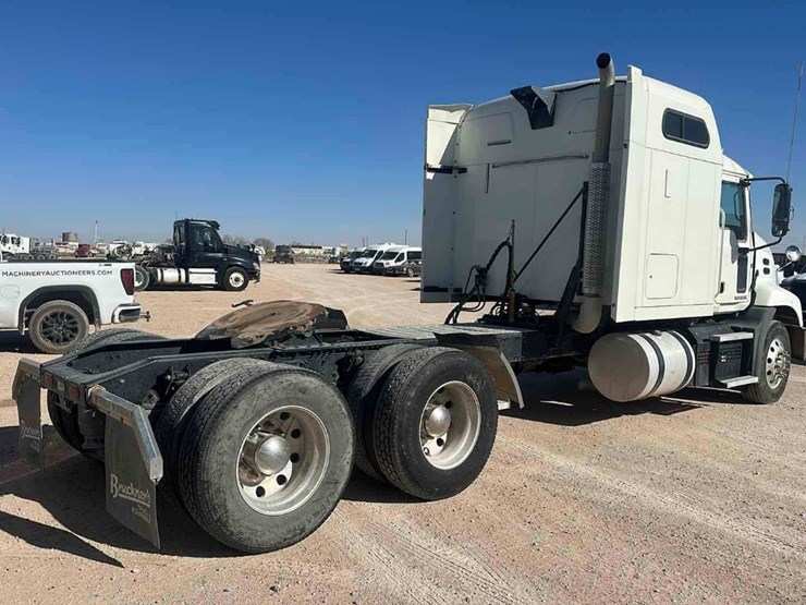 2018-mack-cxu-(pinnacle)-image-4
