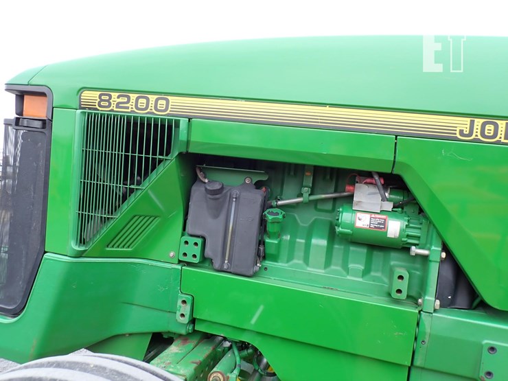 john-deere-8200-image-27