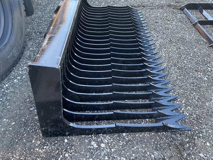 #3047-•-72"-skid-steer-fine-skeleton-bucket-image-4