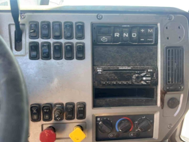 2018-mack-cxu-(pinnacle)-image-10