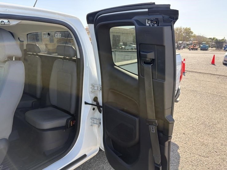 2017-chevrolet-colorado-image-18