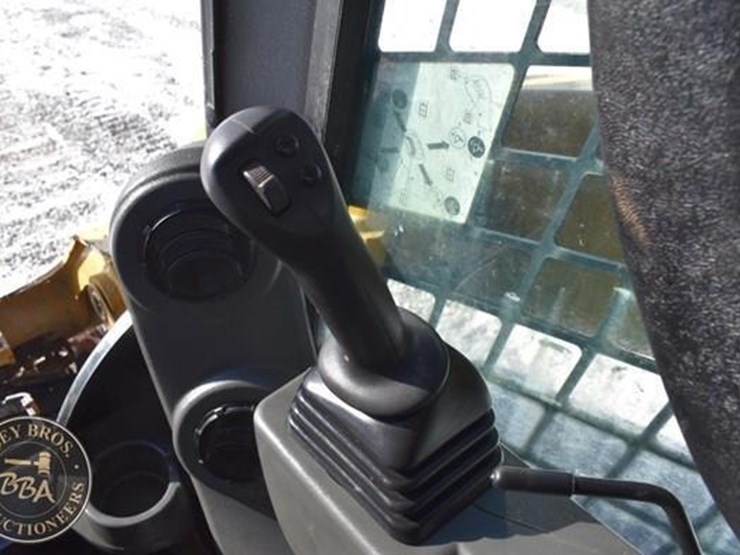 2020-caterpillar-289d3-image-55