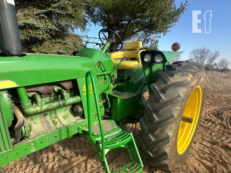 john-deere-4010-image-8