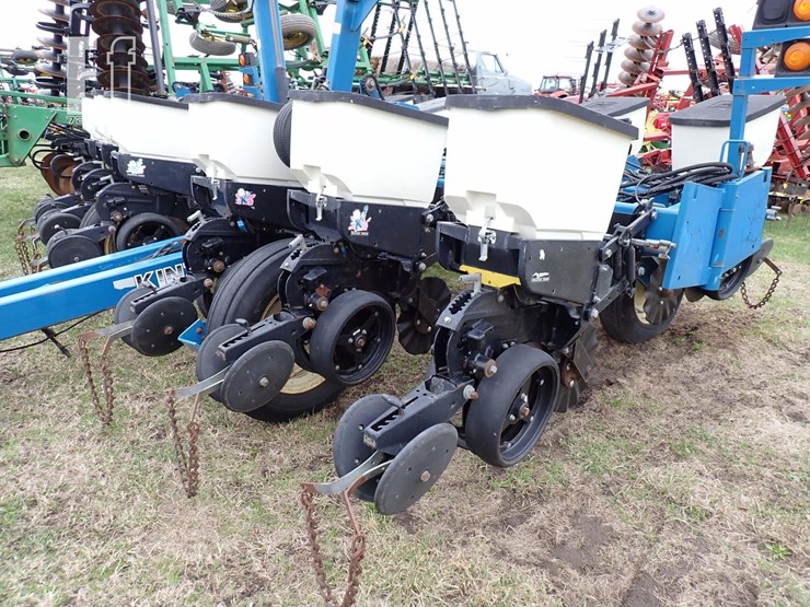 kinze-2300-image-12