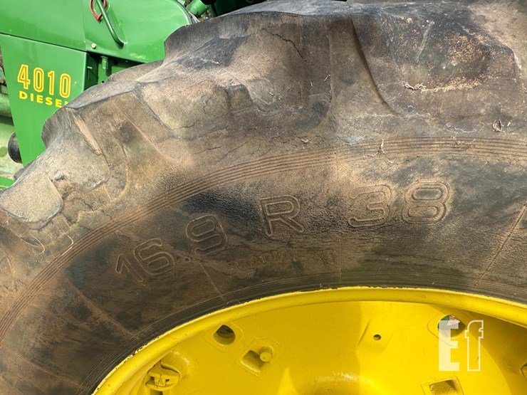 john-deere-4010-image-9