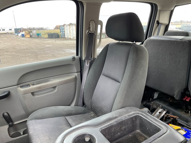 2012-chevrolet-3500-image-49