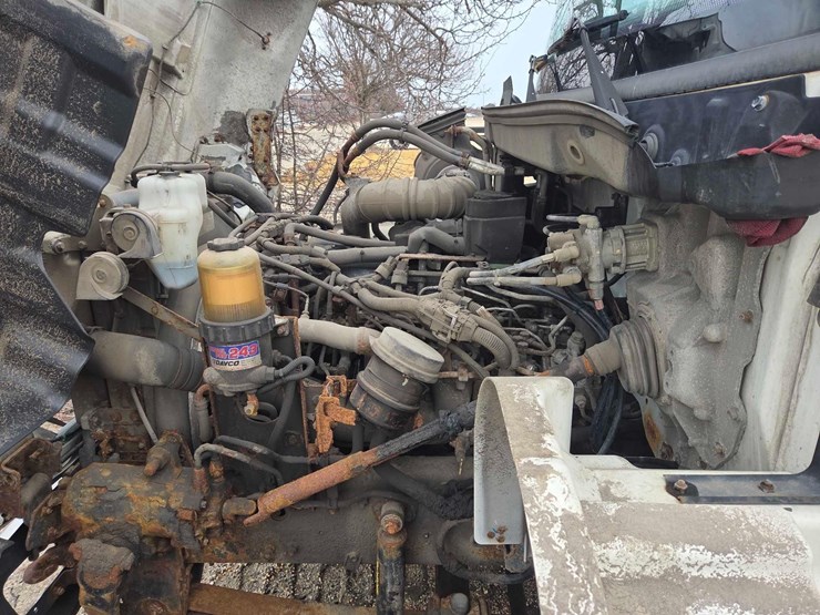 2016-hino-268-image-8