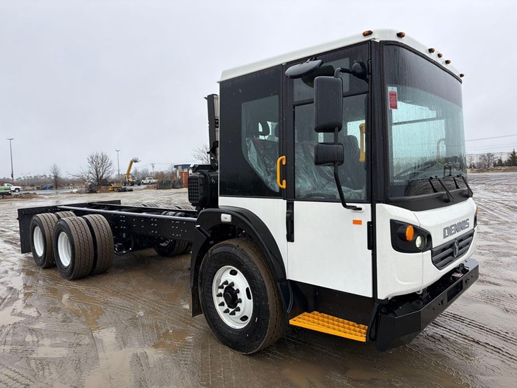 2025-dennis-eagle-proview-image-3