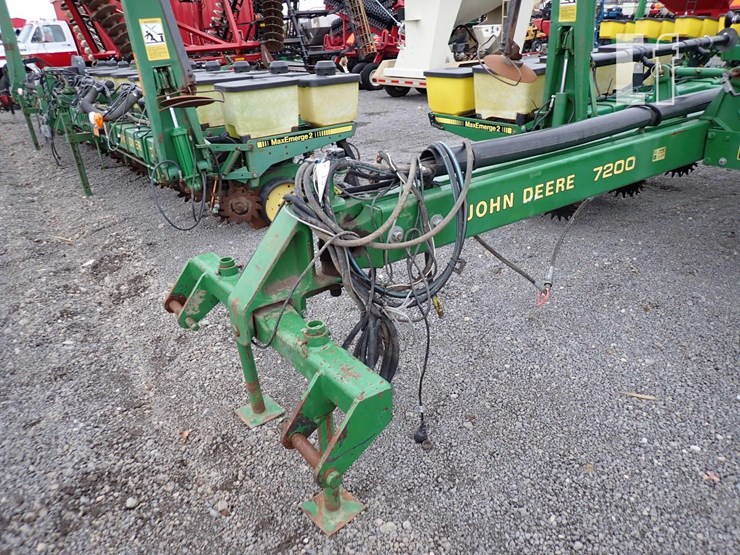 john-deere-7200-image-3
