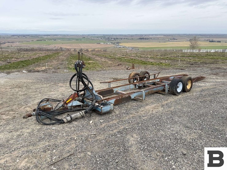 blueline-mfg.-16'-bin-trailer-image-1