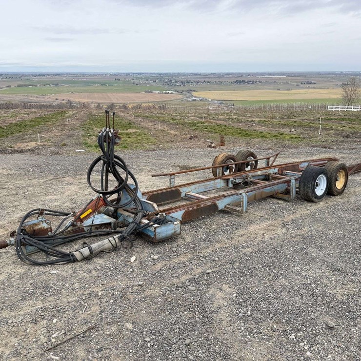 Blueline Mfg. 16' Bin Trailer