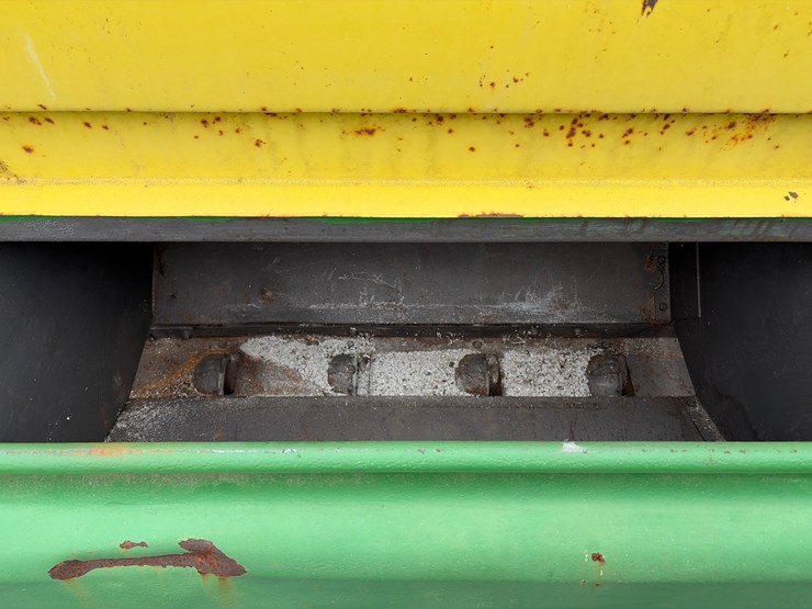 john-deere-8300-image-7