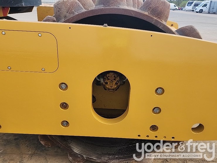 2011-caterpillar-cp74-image-10