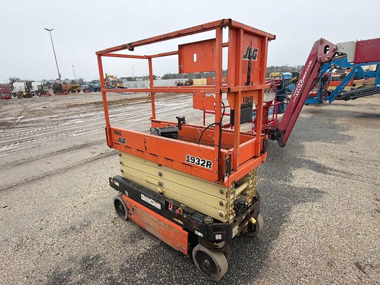 2017-jlg-1932r-image-2