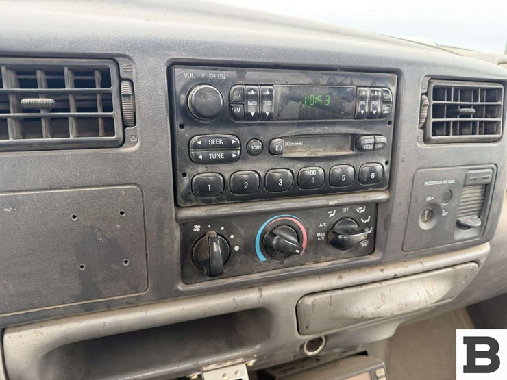 2001-ford-f350-image-36