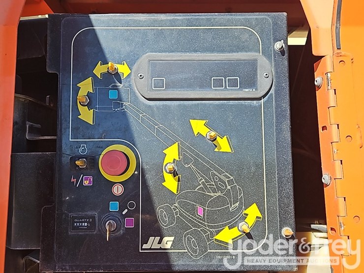 2016-jlg-800s-image-24