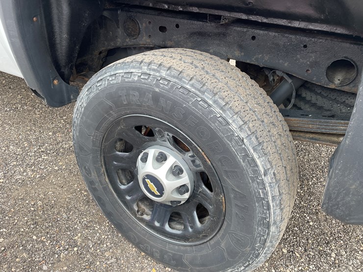 2012-chevrolet-2500hd-image-22