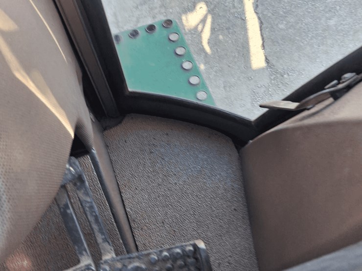 john-deere-4430-image-10